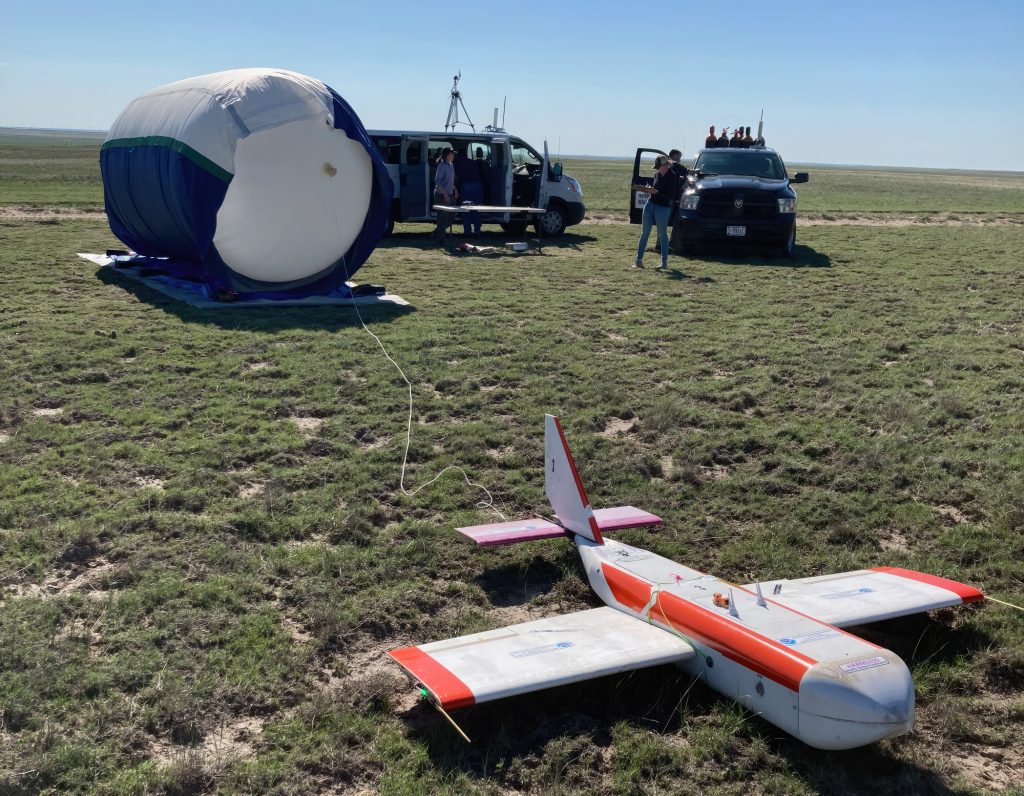 Autonomous glider lying on ground